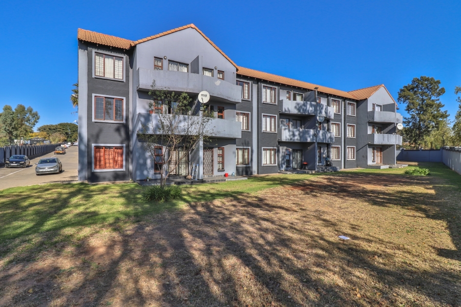 2 Bedroom Property for Sale in Erand Gardens Gauteng