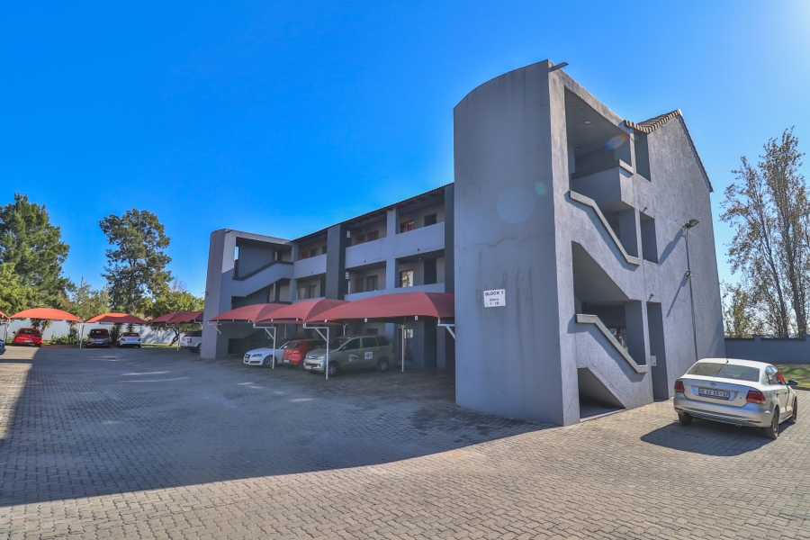 2 Bedroom Property for Sale in Erand Gardens Gauteng