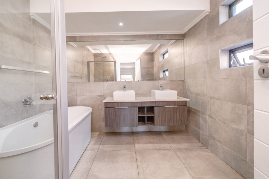 3 Bedroom Property for Sale in Bryanston Gauteng