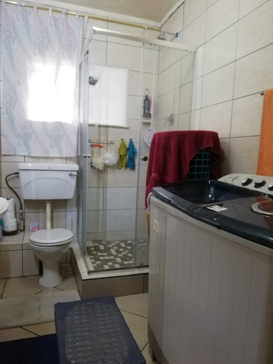 2 Bedroom Property for Sale in Three Rivers Proper Gauteng