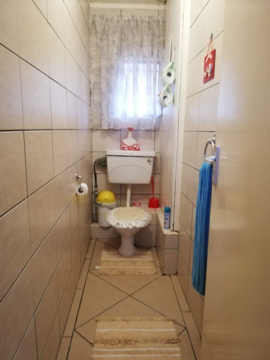 2 Bedroom Property for Sale in Three Rivers Proper Gauteng