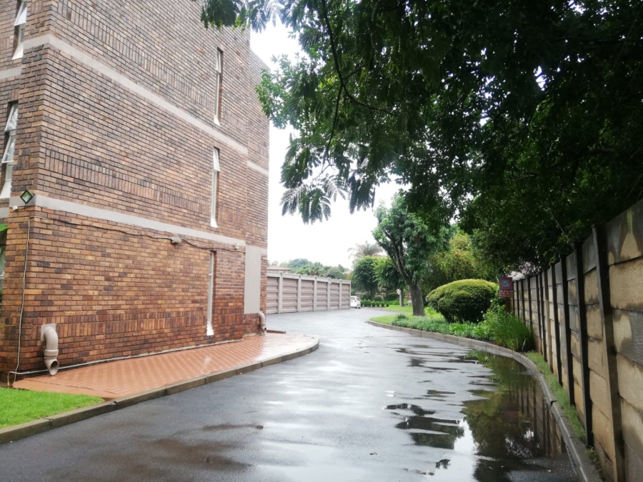 2 Bedroom Property for Sale in Three Rivers Proper Gauteng