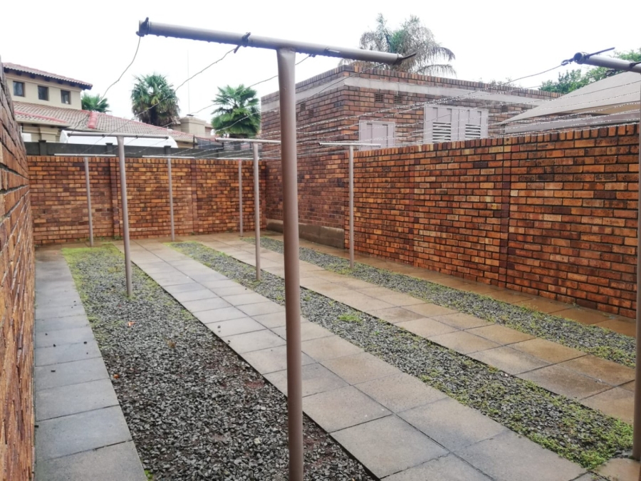 2 Bedroom Property for Sale in Three Rivers Proper Gauteng