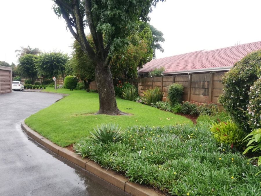2 Bedroom Property for Sale in Three Rivers Proper Gauteng