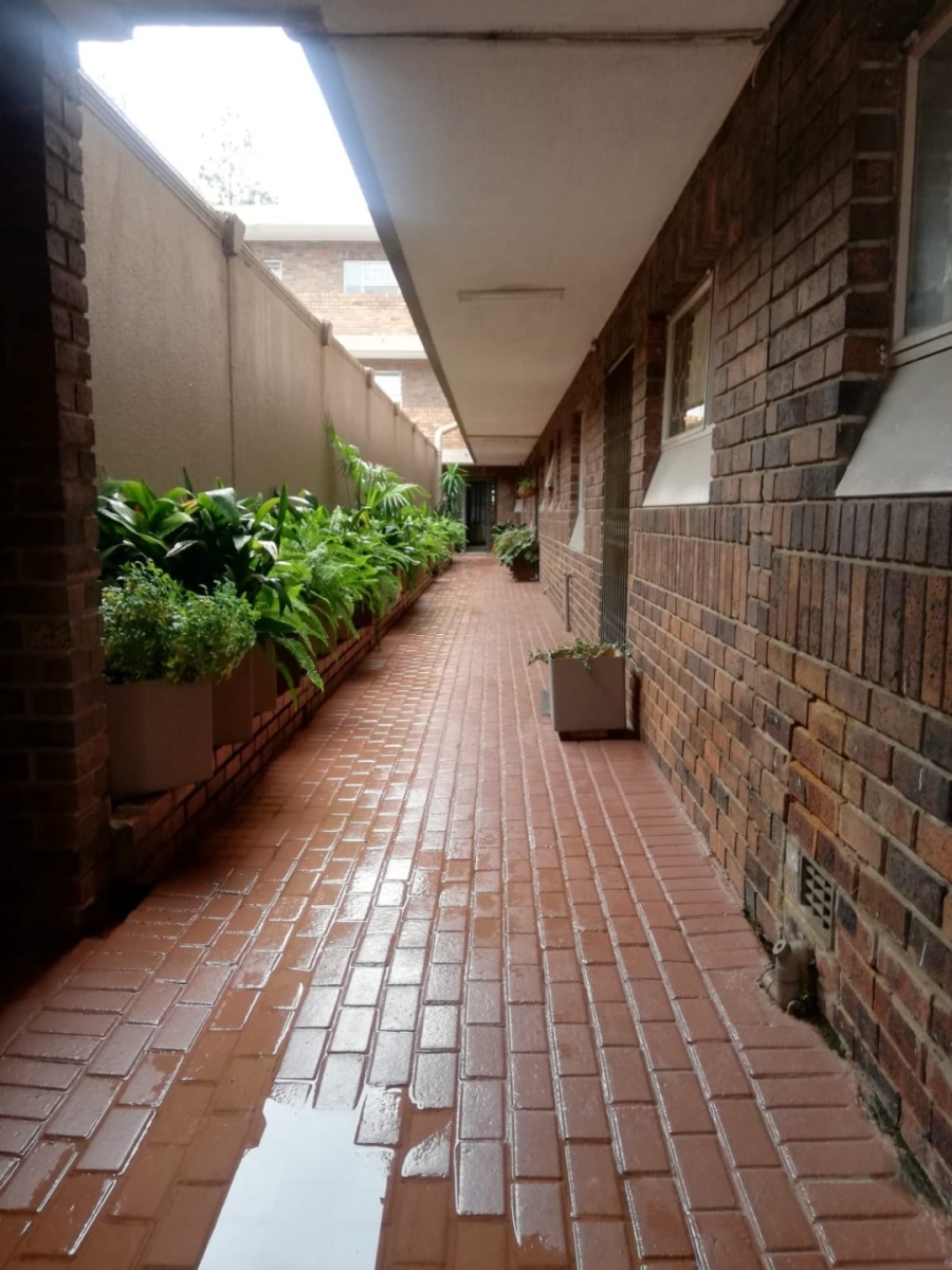 2 Bedroom Property for Sale in Three Rivers Proper Gauteng