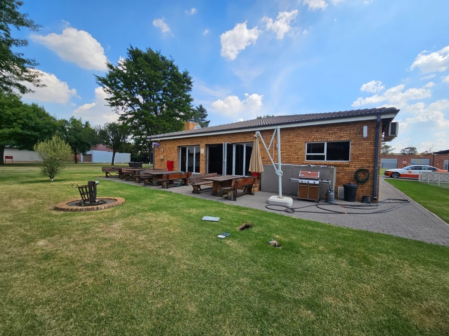 3 Bedroom Property for Sale in Lochvaal Gauteng