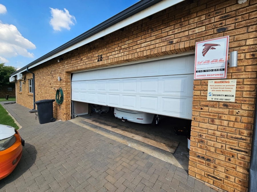3 Bedroom Property for Sale in Lochvaal Gauteng