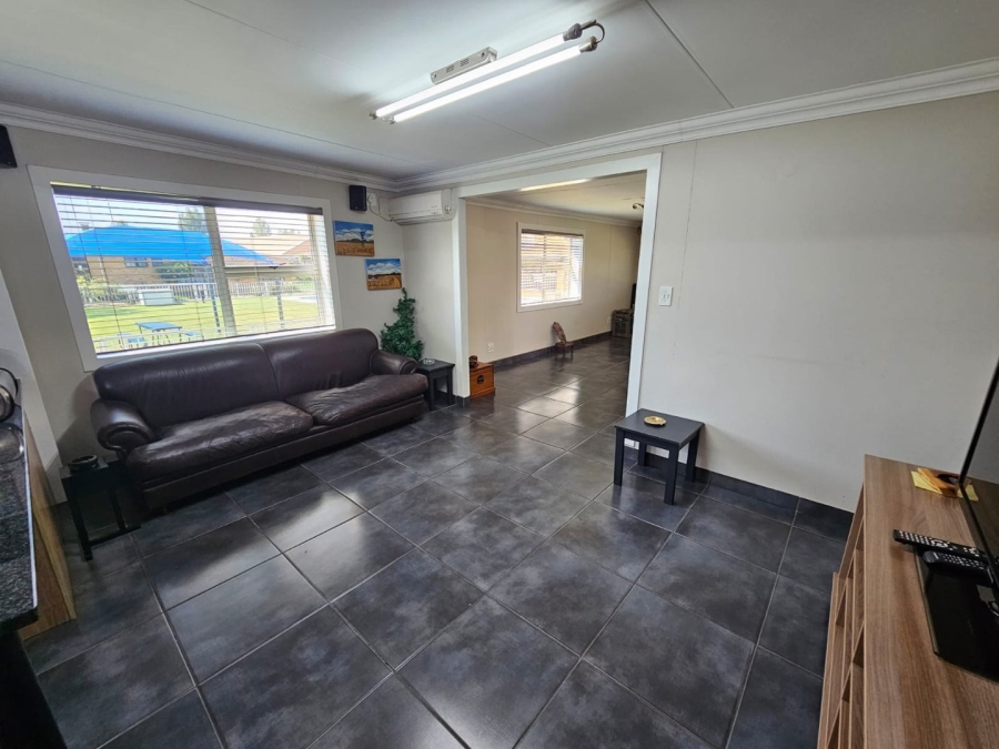 3 Bedroom Property for Sale in Lochvaal Gauteng