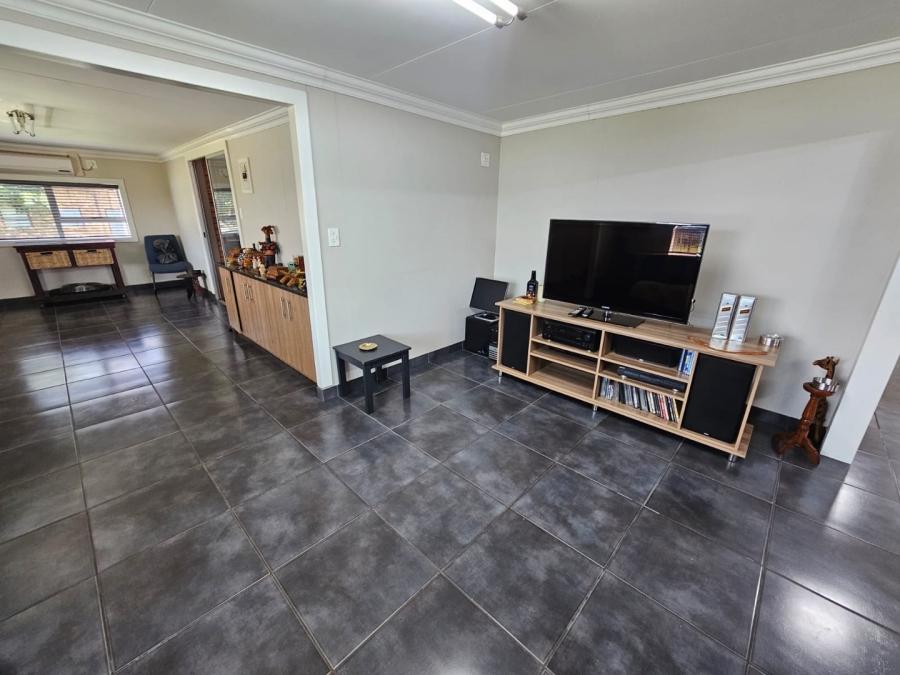 3 Bedroom Property for Sale in Lochvaal Gauteng
