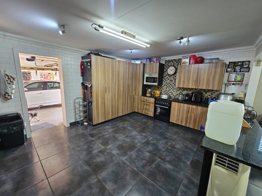3 Bedroom Property for Sale in Lochvaal Gauteng
