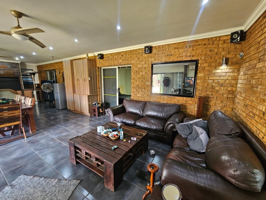 3 Bedroom Property for Sale in Lochvaal Gauteng