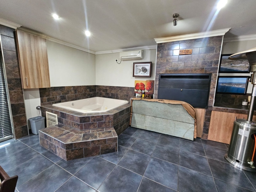 3 Bedroom Property for Sale in Lochvaal Gauteng
