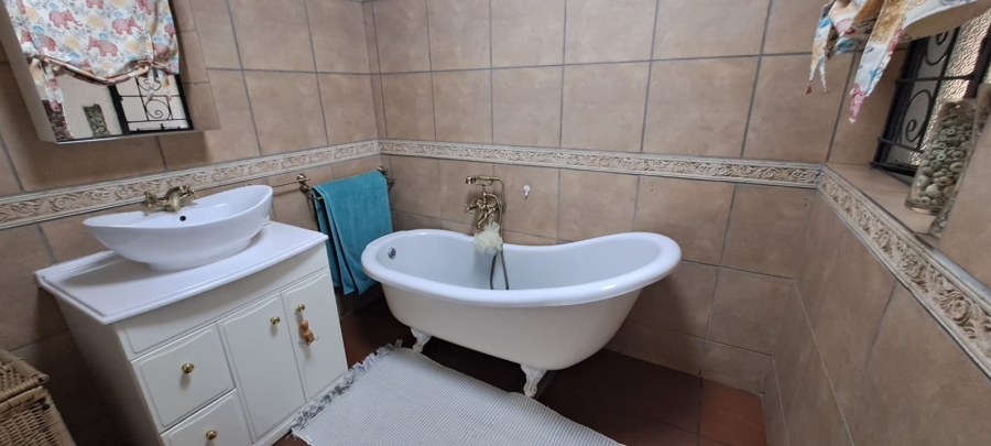 3 Bedroom Property for Sale in Three Rivers Proper Gauteng