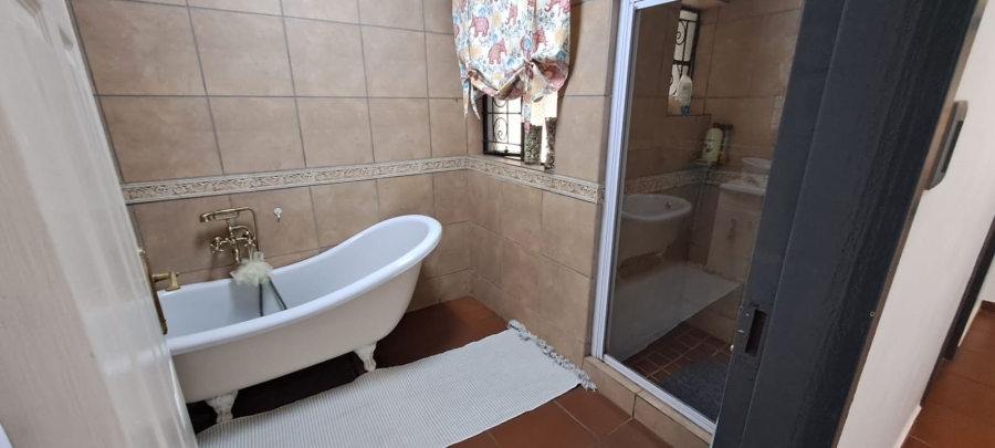 3 Bedroom Property for Sale in Three Rivers Proper Gauteng