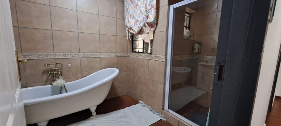 3 Bedroom Property for Sale in Three Rivers Proper Gauteng