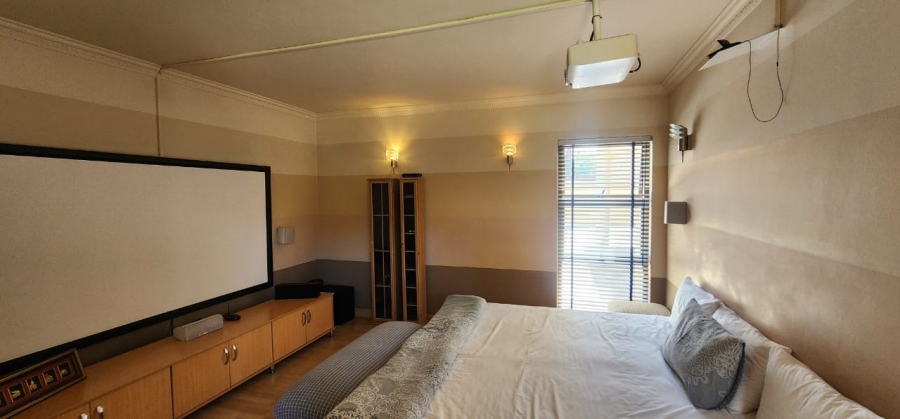 6 Bedroom Property for Sale in Northdene Gauteng