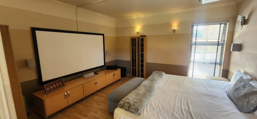 6 Bedroom Property for Sale in Northdene Gauteng