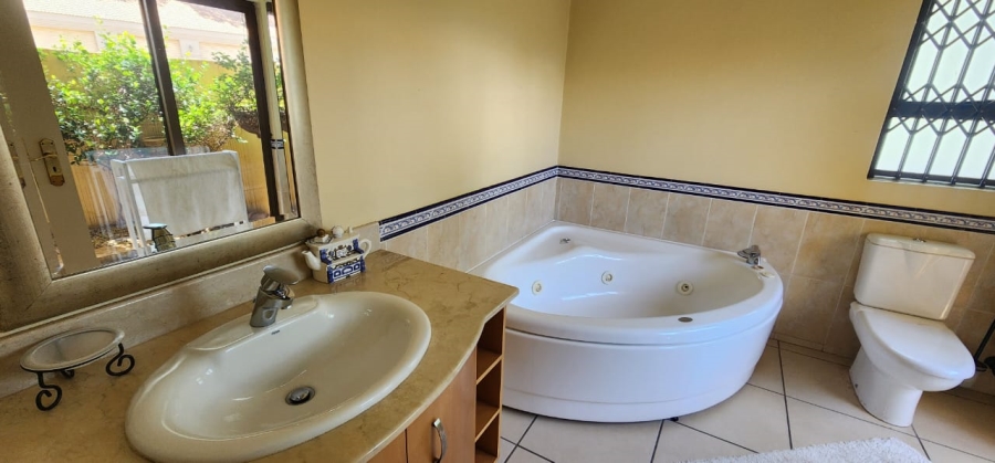 6 Bedroom Property for Sale in Northdene Gauteng