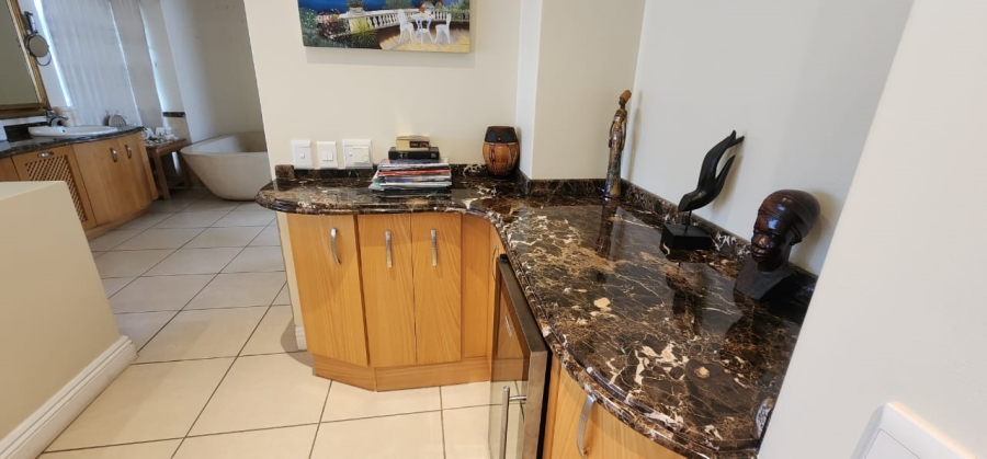 6 Bedroom Property for Sale in Northdene Gauteng