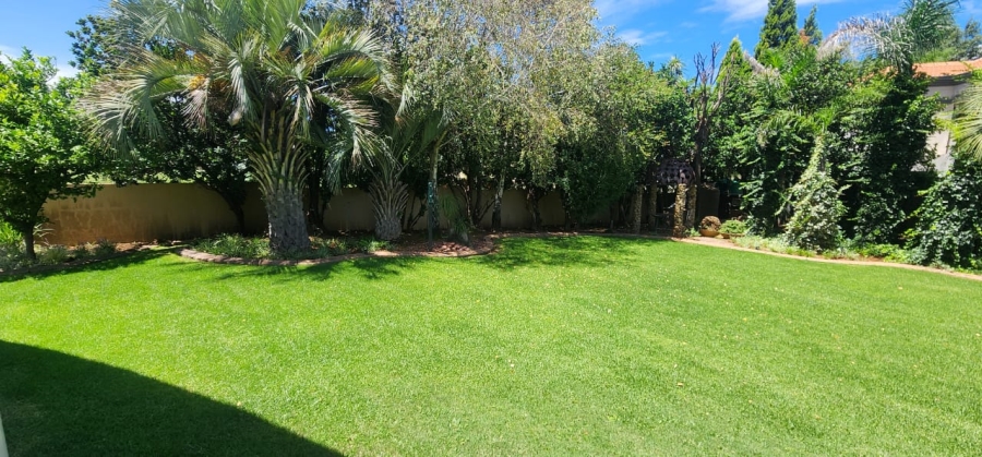 6 Bedroom Property for Sale in Northdene Gauteng