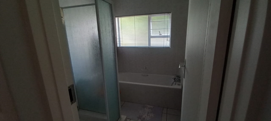 4 Bedroom Property for Sale in Three Rivers East Gauteng