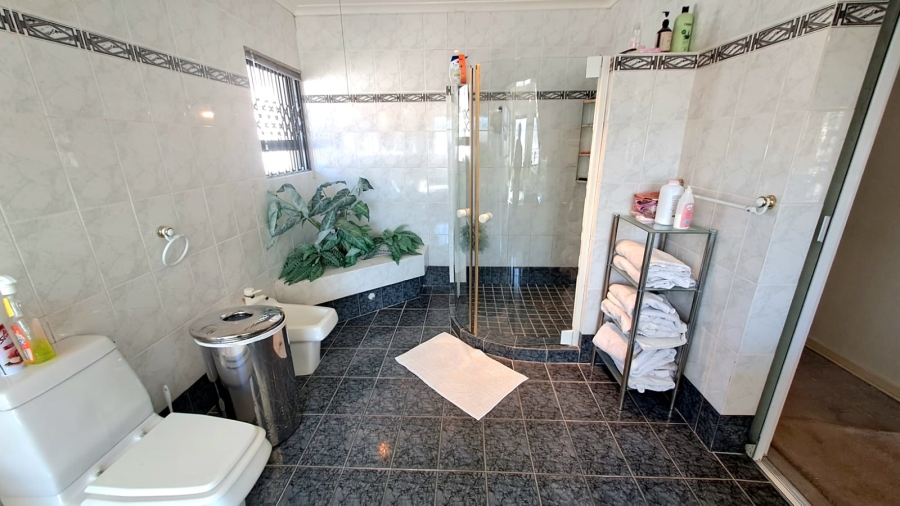 3 Bedroom Property for Sale in Three Rivers Proper Gauteng