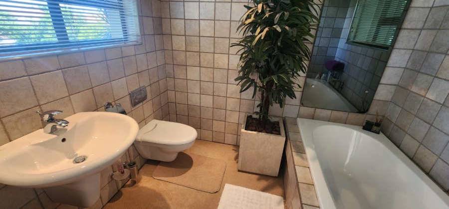 4 Bedroom Property for Sale in Northdene Gauteng