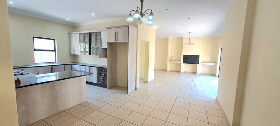 4 Bedroom Property for Sale in Three Rivers Proper Gauteng