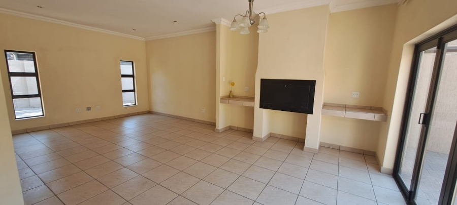 4 Bedroom Property for Sale in Three Rivers Proper Gauteng