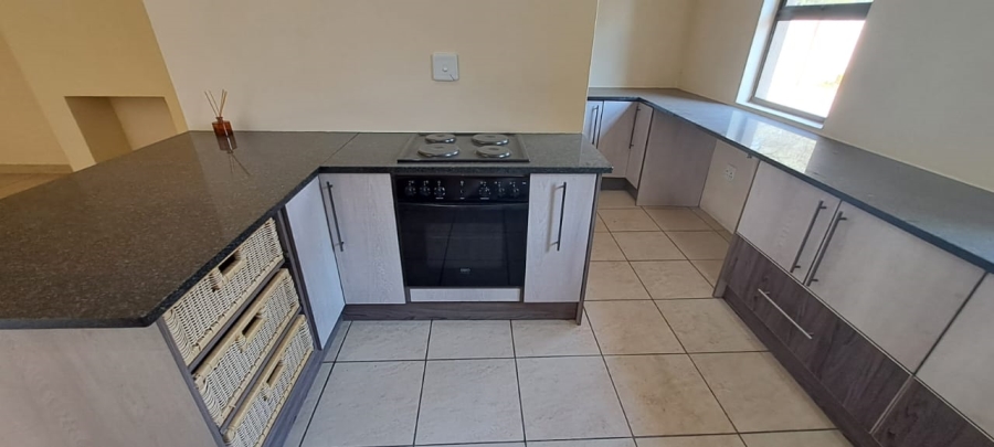4 Bedroom Property for Sale in Three Rivers Proper Gauteng