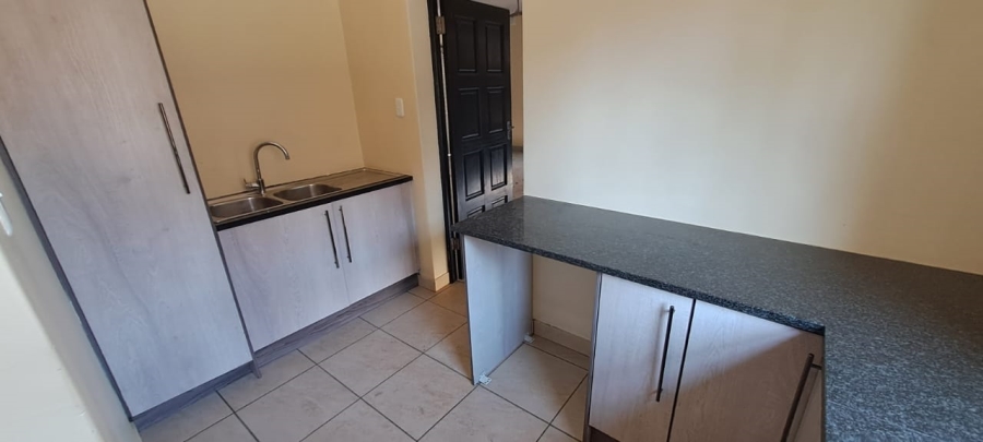 4 Bedroom Property for Sale in Three Rivers Proper Gauteng