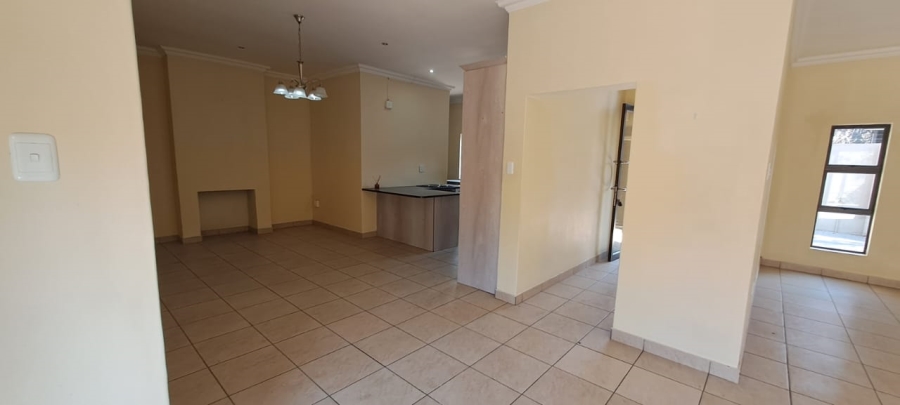 4 Bedroom Property for Sale in Three Rivers Proper Gauteng