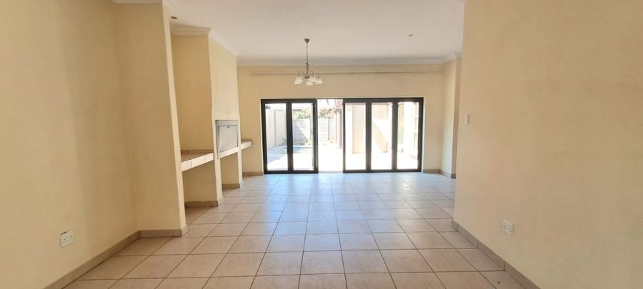 4 Bedroom Property for Sale in Three Rivers Proper Gauteng