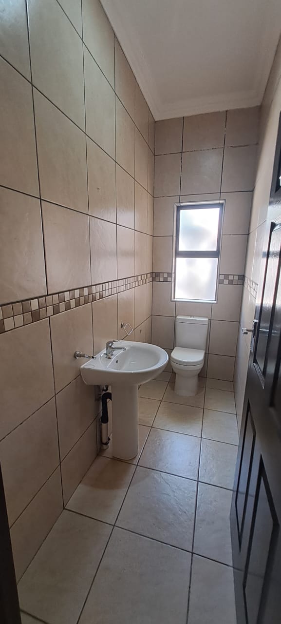 4 Bedroom Property for Sale in Three Rivers Proper Gauteng