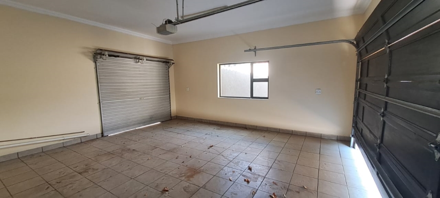 4 Bedroom Property for Sale in Three Rivers Proper Gauteng