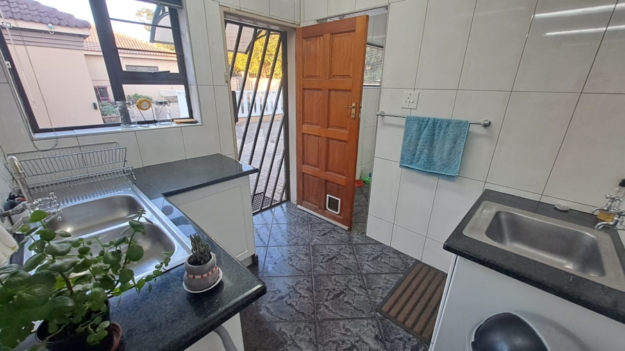 4 Bedroom Property for Sale in Three Rivers East Gauteng