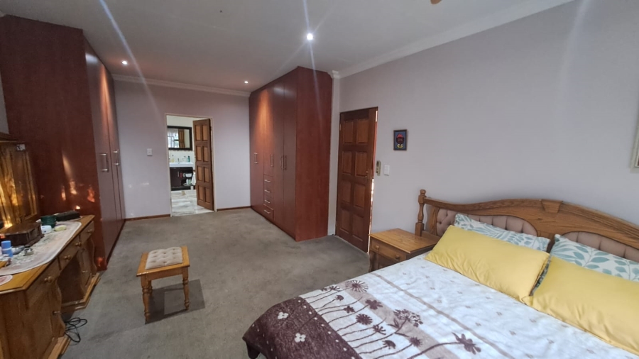 4 Bedroom Property for Sale in Three Rivers East Gauteng