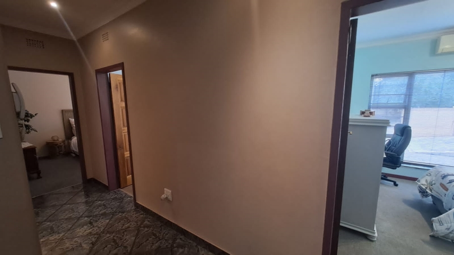4 Bedroom Property for Sale in Three Rivers East Gauteng