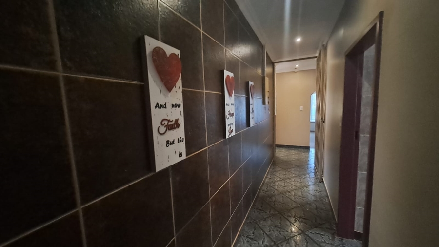 4 Bedroom Property for Sale in Three Rivers East Gauteng
