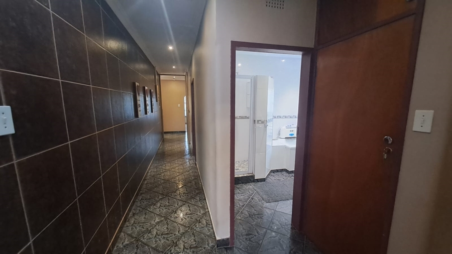 4 Bedroom Property for Sale in Three Rivers East Gauteng