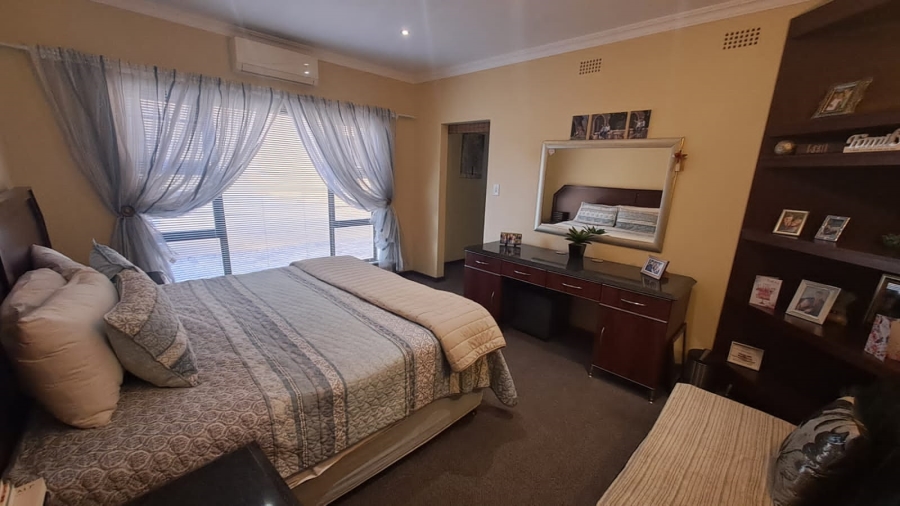 4 Bedroom Property for Sale in Three Rivers East Gauteng