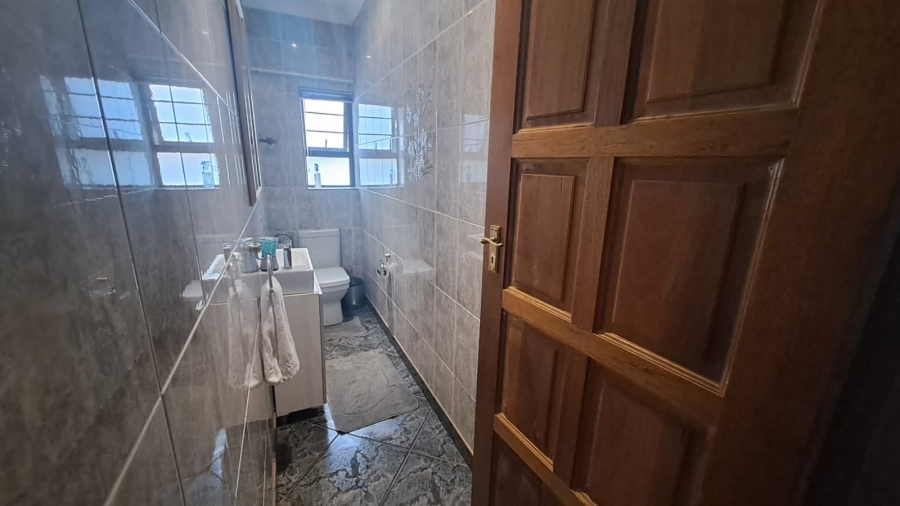 4 Bedroom Property for Sale in Three Rivers East Gauteng