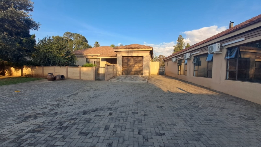 4 Bedroom Property for Sale in Three Rivers East Gauteng
