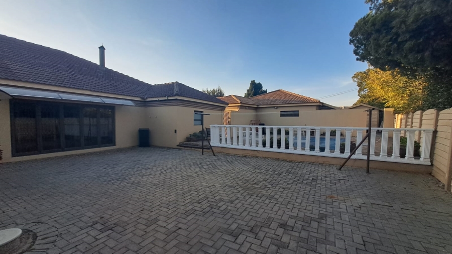 4 Bedroom Property for Sale in Three Rivers East Gauteng