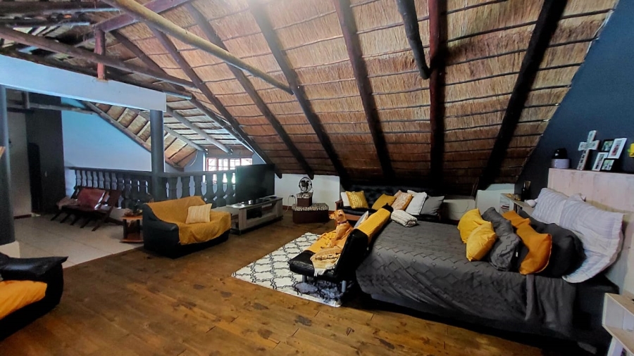 6 Bedroom Property for Sale in Three Rivers Gauteng