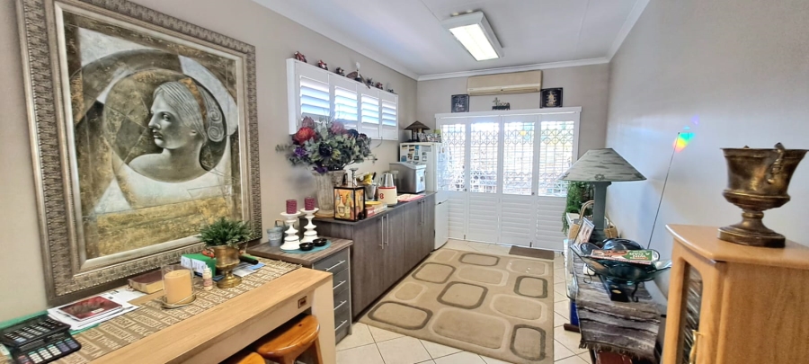 2 Bedroom Property for Sale in Three Rivers Proper Gauteng