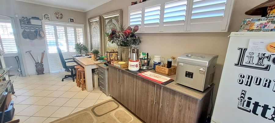 2 Bedroom Property for Sale in Three Rivers Proper Gauteng
