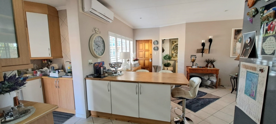2 Bedroom Property for Sale in Three Rivers Proper Gauteng