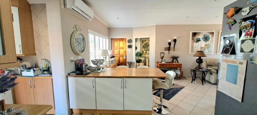 2 Bedroom Property for Sale in Three Rivers Proper Gauteng