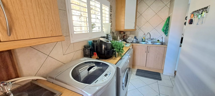 2 Bedroom Property for Sale in Three Rivers Proper Gauteng